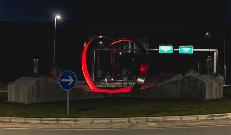 Vstopno krožišče na Kozini je dobilo končno podobo 2